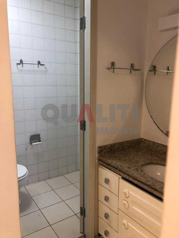 Apartamento duplex semi-mobiliado, fora da rota, com 2 suítes, 73 m² e lazer para Venda em Moema.