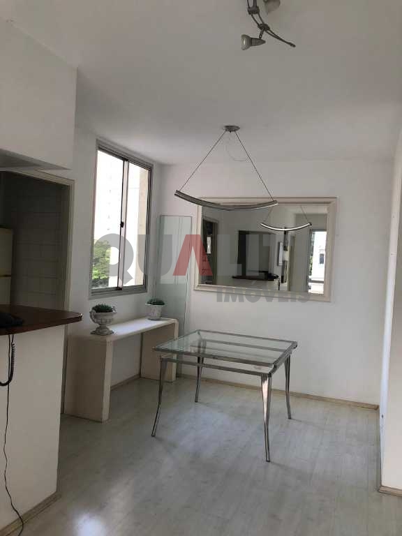 Apartamento duplex semi-mobiliado, fora da rota, com 2 suítes, 73 m² e lazer para Venda em Moema.
