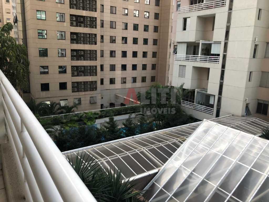 Apartamento duplex semi-mobiliado, fora da rota, com 2 suítes, 73 m² e lazer para Venda em Moema.