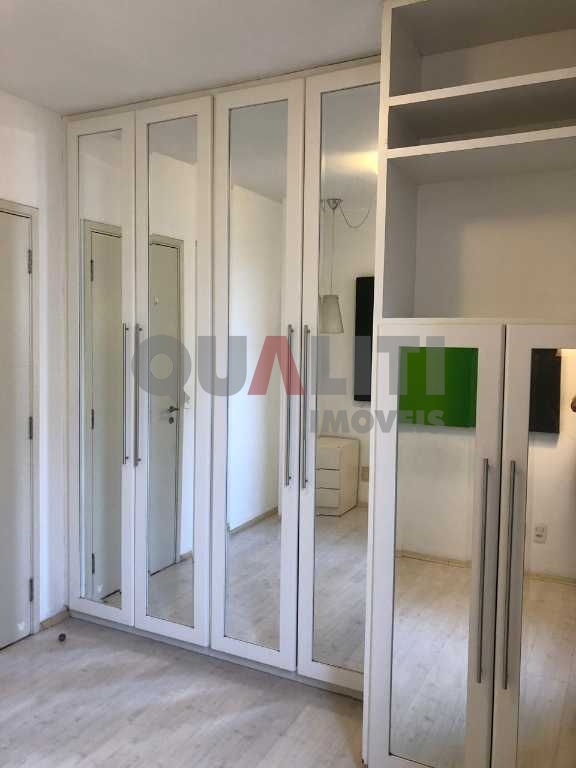 Apartamento duplex semi-mobiliado, fora da rota, com 2 suítes, 73 m² e lazer para Venda em Moema.