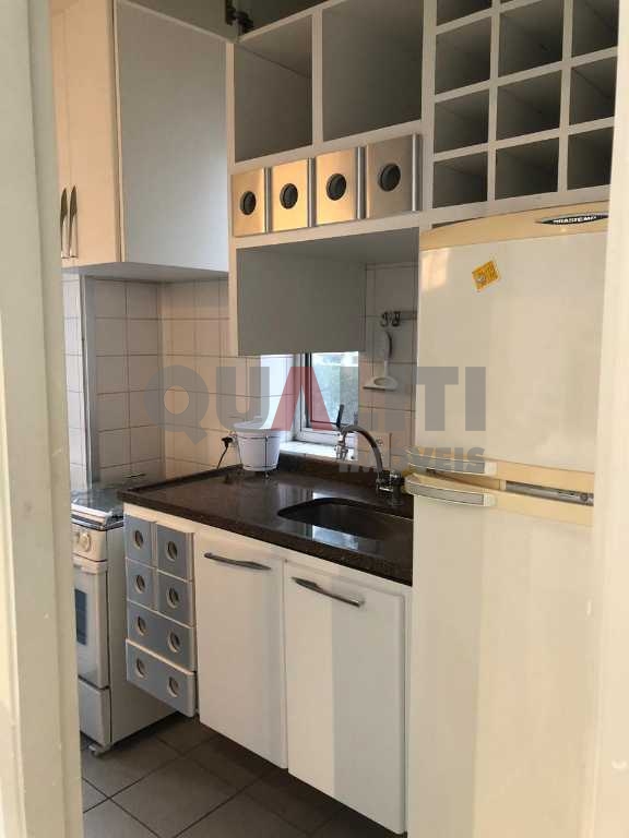 Apartamento duplex semi-mobiliado, fora da rota, com 2 suítes, 73 m² e lazer para Venda em Moema.