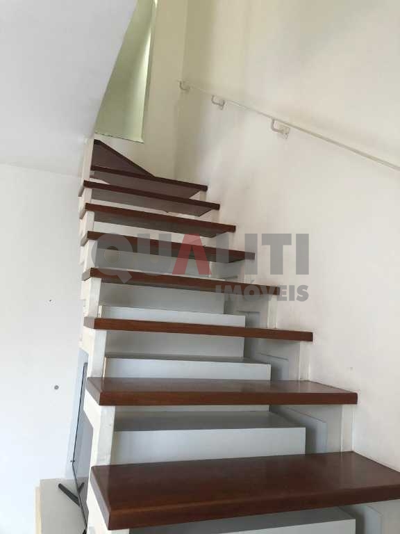 Apartamento duplex semi-mobiliado, fora da rota, com 2 suítes, 73 m² e lazer para Venda em Moema.