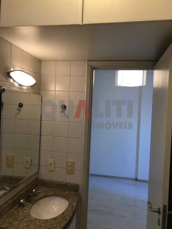 Apartamento duplex semi-mobiliado, fora da rota, com 2 suítes, 73 m² e lazer para Venda em Moema.