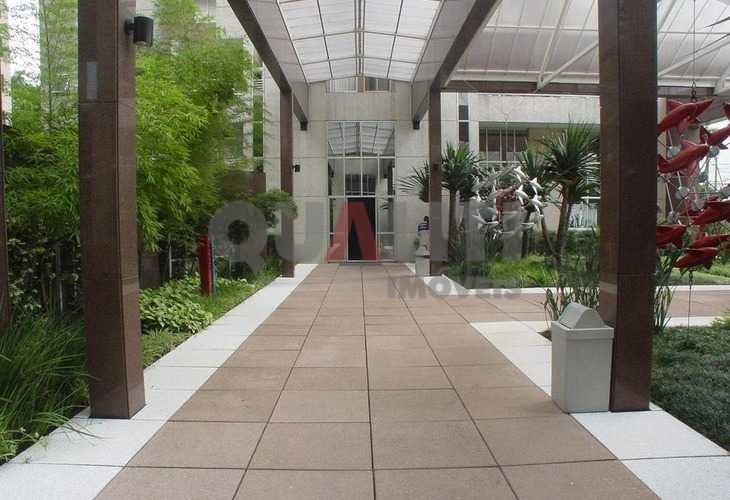 Apartamento duplex semi-mobiliado, fora da rota, com 2 suítes, 73 m² e lazer para Venda em Moema.