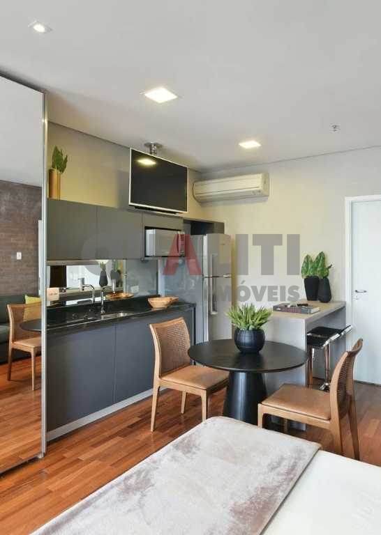 Apartamento de alto padrão, mobiliado, ao lado da Faria Lima, para venda na Vila Olímpia.