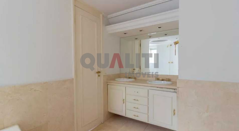 Apartamento para locação em Campo Belo/SP.