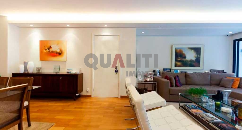 Apartamento à venda na Vila Nova Conceição.
