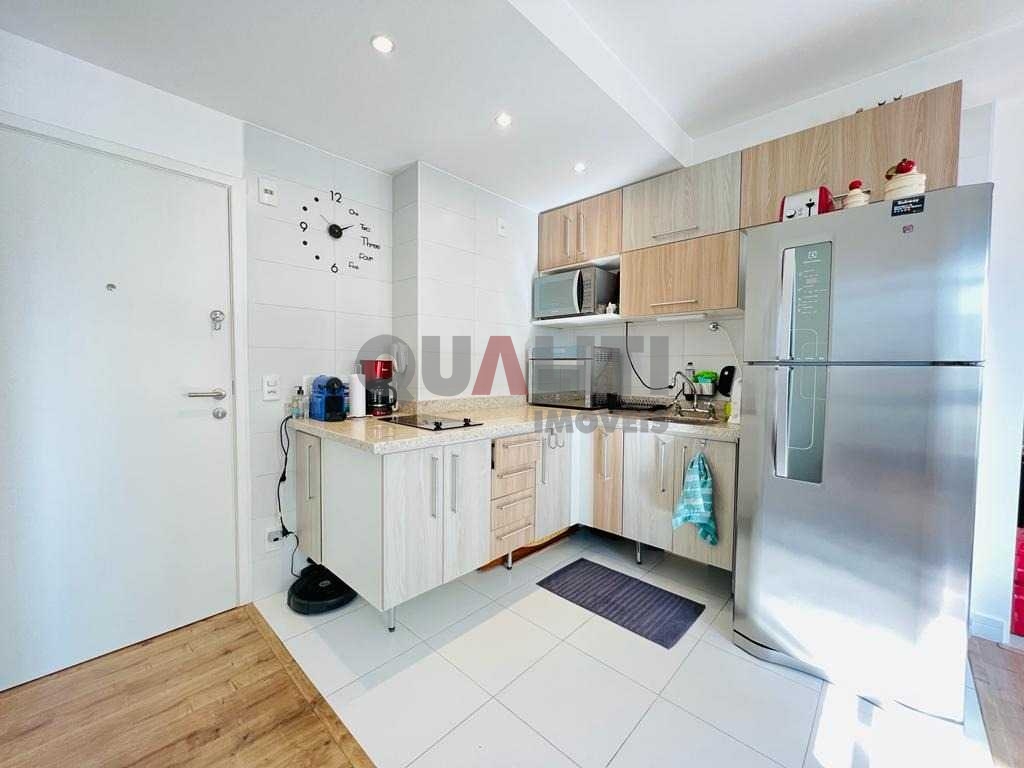 Apartamento a venda na Vila Olímpia com ampla varanda gourmet envidraçado, lazer completo, prédio novo.