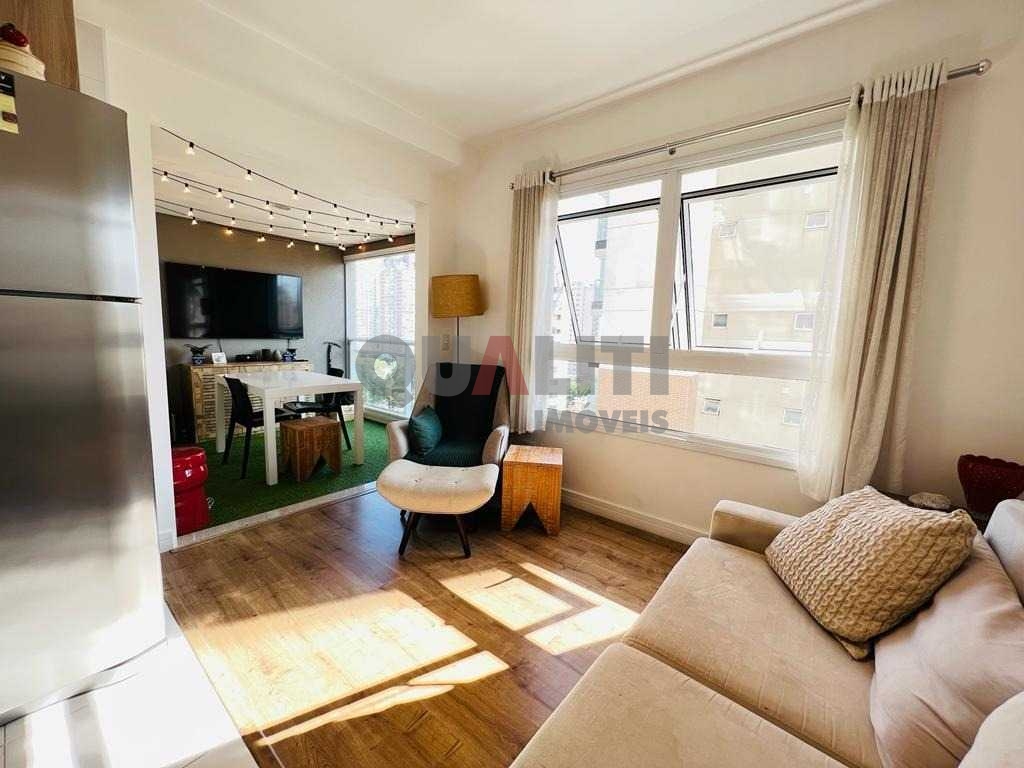 Apartamento a venda na Vila Olímpia com ampla varanda gourmet envidraçado, lazer completo, prédio novo.