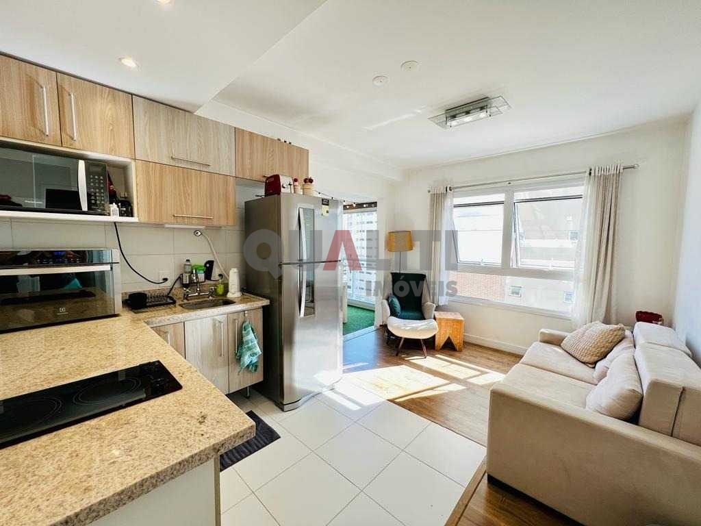 Apartamento a venda na Vila Olímpia com ampla varanda gourmet envidraçado, lazer completo, prédio novo.