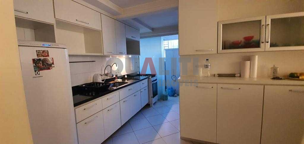 Apartamento reformado para venda em Moema fora da rota, rua tranquila com 2 dormitórios, 76 m², 1 vaga de garagem e lazer, oportunidade!