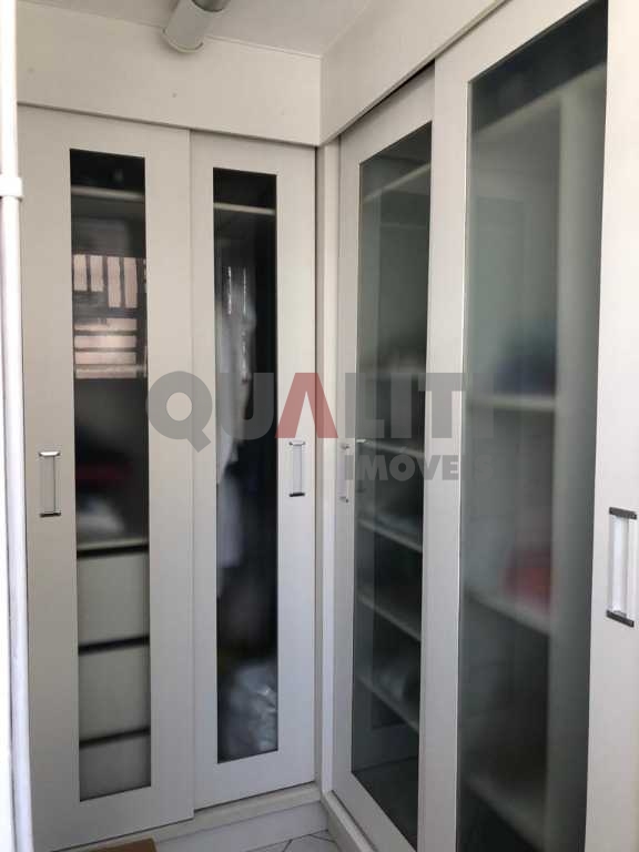 Apartamento reformado para venda em Moema fora da rota, rua tranquila com 2 dormitórios, 76 m², 1 vaga de garagem e lazer, oportunidade!