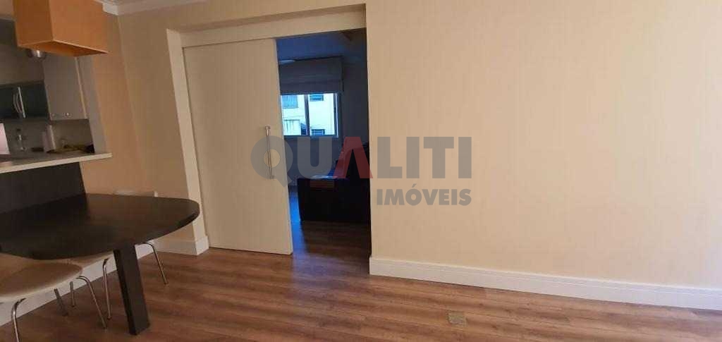 Apartamento reformado para venda em Moema fora da rota, rua tranquila com 2 dormitórios, 76 m², 1 vaga de garagem e lazer, oportunidade!