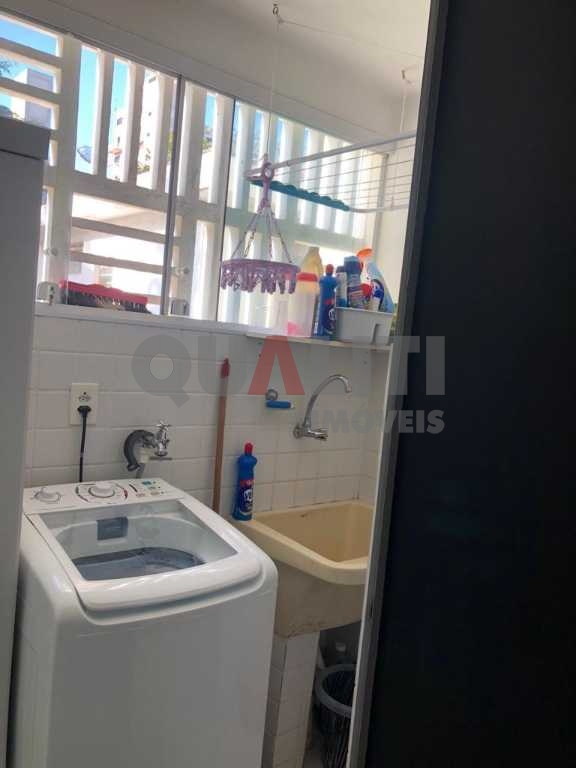 Apartamento reformado para venda em Moema fora da rota, rua tranquila com 2 dormitórios, 76 m², 1 vaga de garagem e lazer, oportunidade!