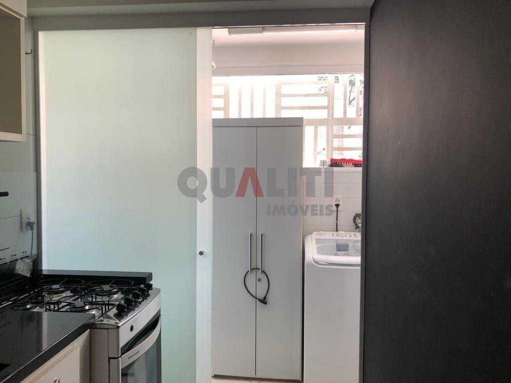 Apartamento reformado para venda em Moema fora da rota, rua tranquila com 2 dormitórios, 76 m², 1 vaga de garagem e lazer, oportunidade!