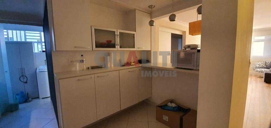 Apartamento reformado para venda em Moema fora da rota, rua tranquila com 2 dormitórios, 76 m², 1 vaga de garagem e lazer, oportunidade!