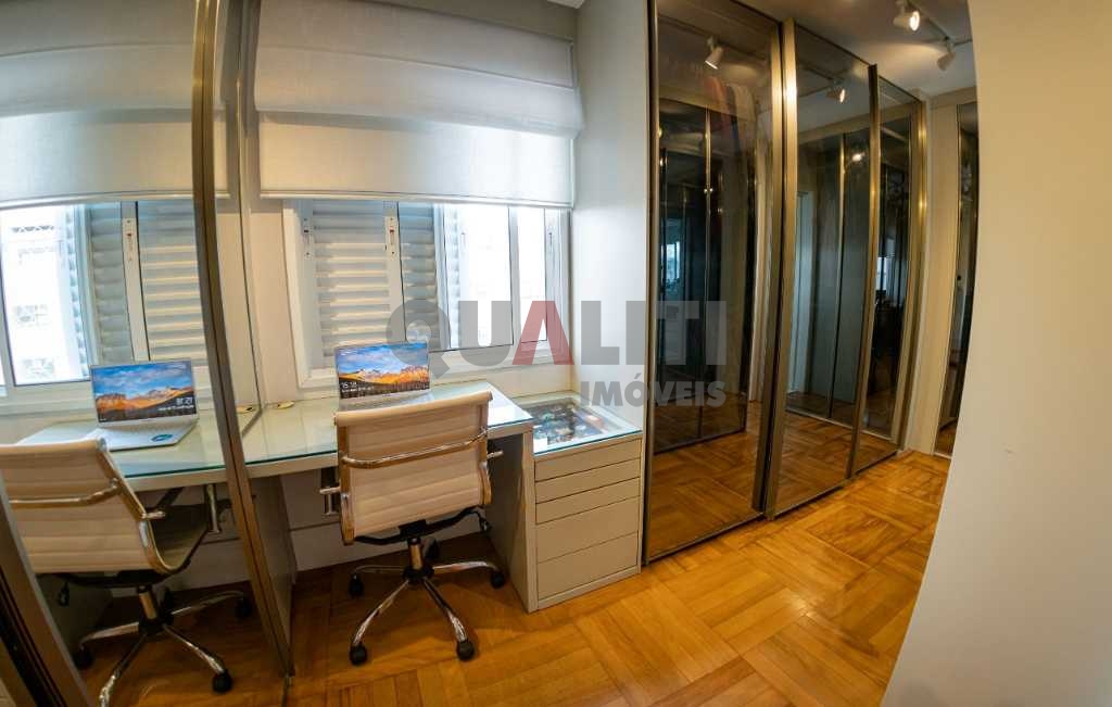 Cobertura Tríplex Alto Padrão em Moema, com Solarium e Vista 180º de São Paulo.
