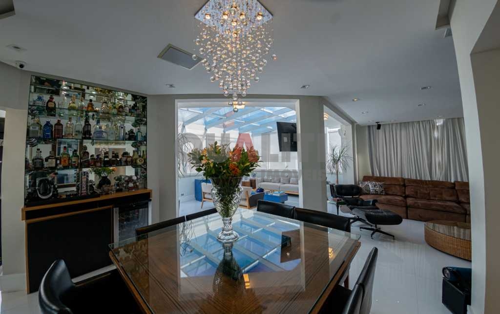 Cobertura Tríplex Alto Padrão em Moema, com Solarium e Vista 180º de São Paulo.