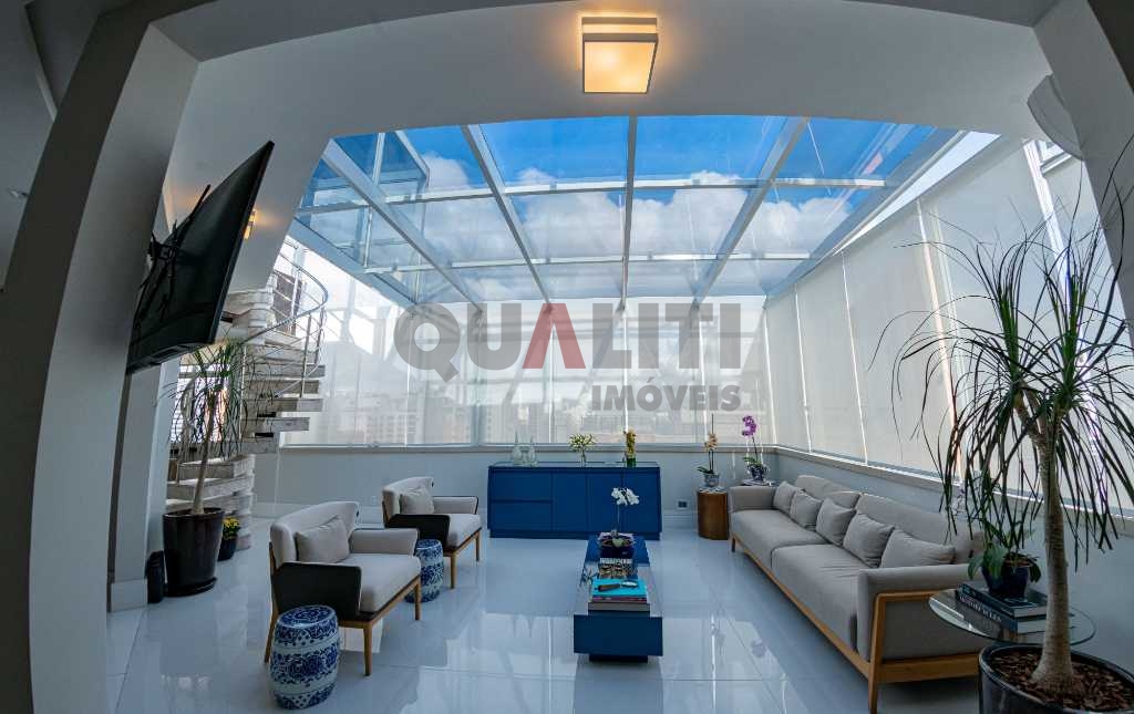 Cobertura Tríplex Alto Padrão em Moema, com Solarium e Vista 180º de São Paulo.