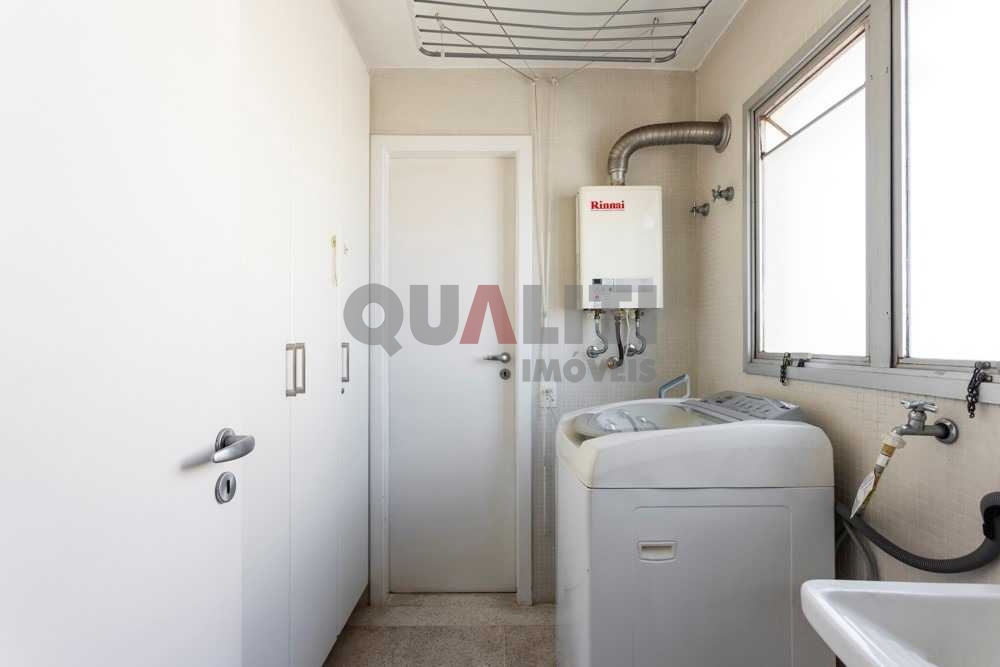 Cobertura Duplex à Venda em Área Nobre de Pinheiros, reformado com lazer completo