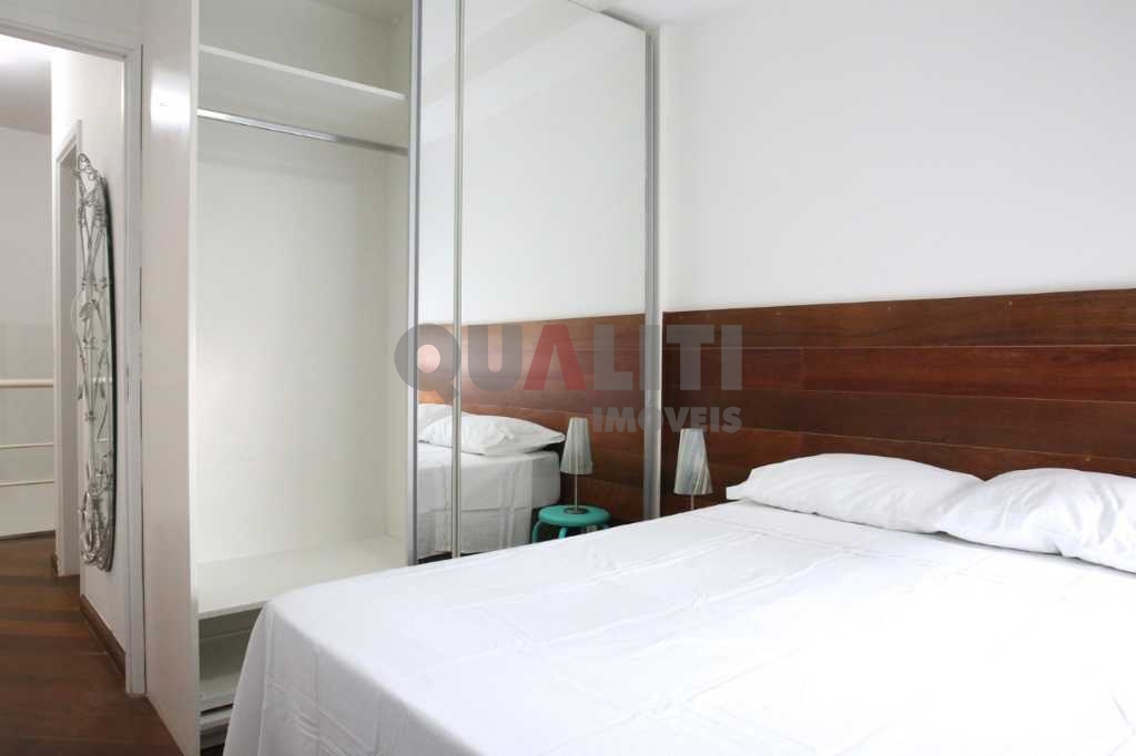 Apartamento Duplex mobiliado para Locação com 76 m², 2 quartos, 1 suíte e 2 vagas em Moema, voltado para o Parque Ibirapuera.
