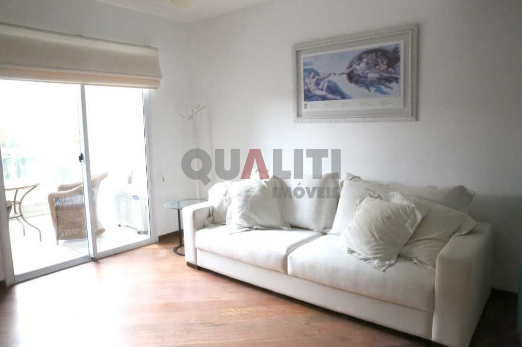 Apartamento Duplex mobiliado para Locação com 76 m², 2 quartos, 1 suíte e 2 vagas em Moema, voltado para o Parque Ibirapuera.