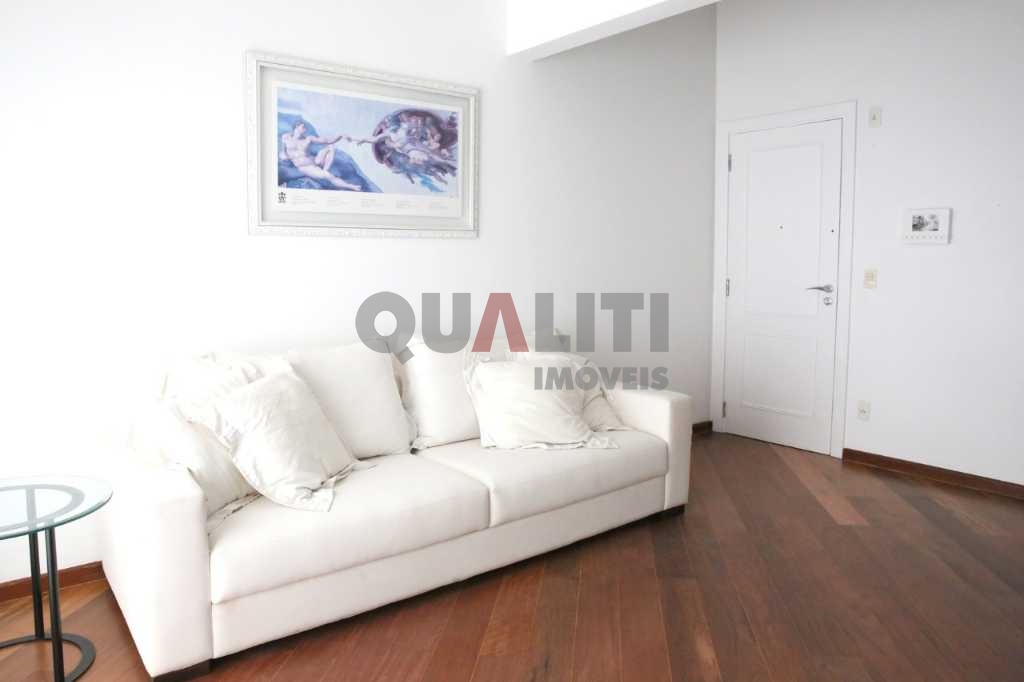 Apartamento Duplex mobiliado para Locação com 76 m², 2 quartos, 1 suíte e 2 vagas em Moema, voltado para o Parque Ibirapuera.