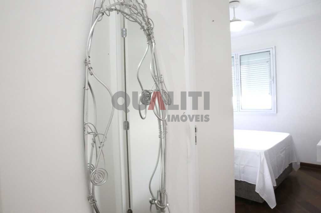 Apartamento Duplex mobiliado para Locação com 76 m², 2 quartos, 1 suíte e 2 vagas em Moema, voltado para o Parque Ibirapuera.