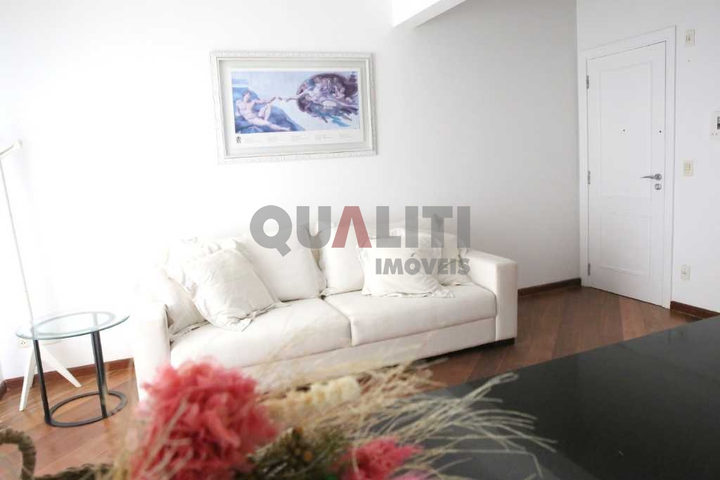 Apartamento Duplex mobiliado para Locação com 76 m², 2 quartos, 1 suíte e 2 vagas em Moema, voltado para o Parque Ibirapuera.