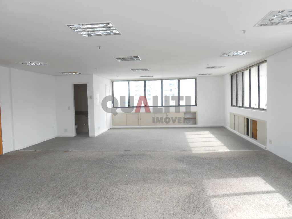 Sala comercial para locação no Campo Belo.