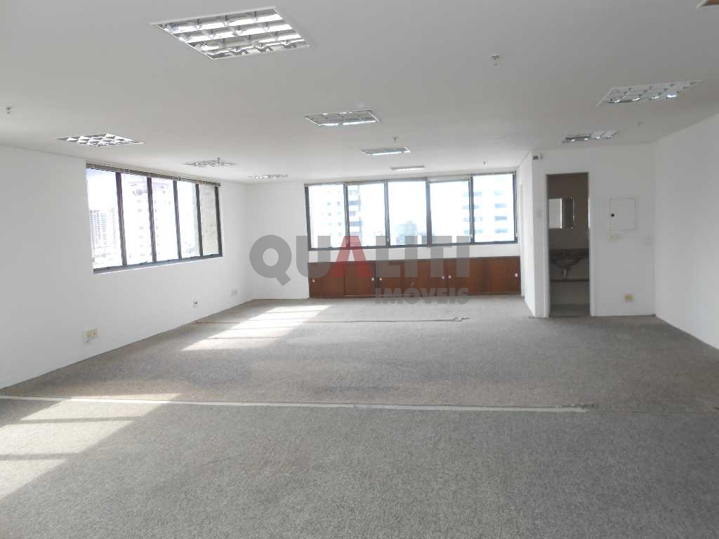 Sala comercial para locação no Campo Belo.