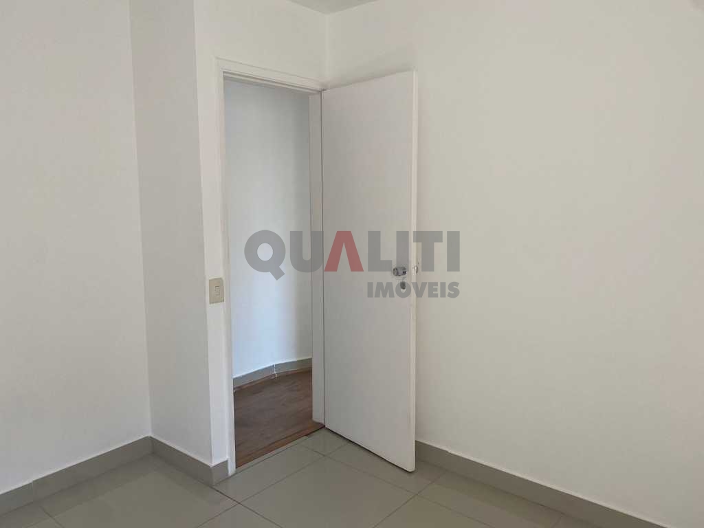 Apartamento, no Itaim Bibi, para venda.