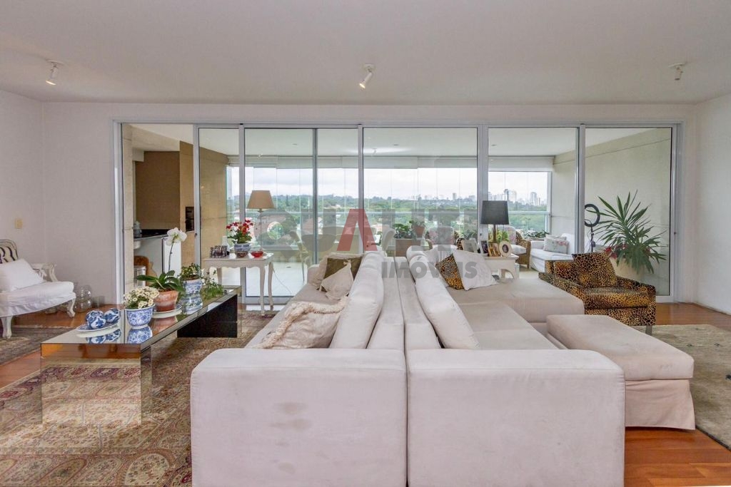 Apartamento impecável para venda no Campo Belo com 3 suítes, 180 m², 3 vagas, terraço gourmet, condomínio clube e baixa taxa de condomínio.