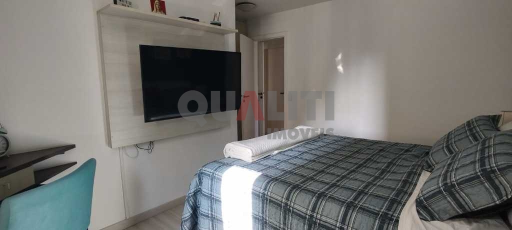Apartamento em Moema para Venda reformado com 1 suíte, closet e 2 garagens
