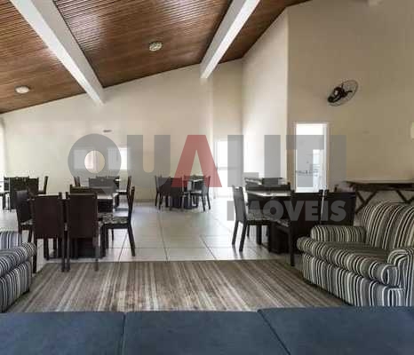 Apartamento com 3 dormitórios e 2 suites à Venda na Vila Olímpia.