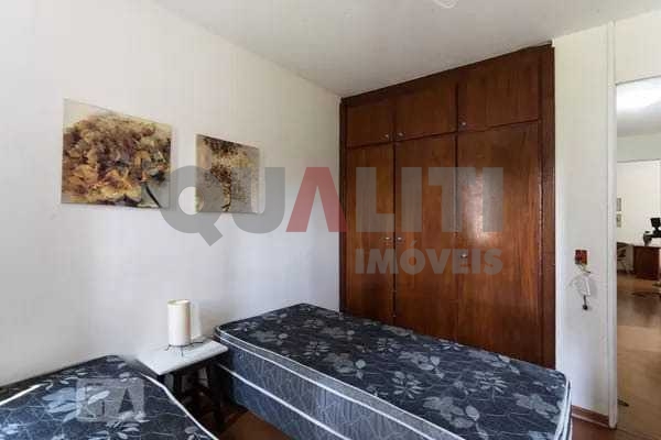 Apartamento com 3 dormitórios e 2 suites à Venda na Vila Olímpia.