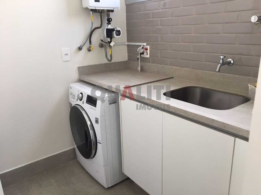 Apartamento com 106 m², 2 quartos e 2 suítes, closet, 1 vaga, mobiliado, para locação na Vila Mariana.