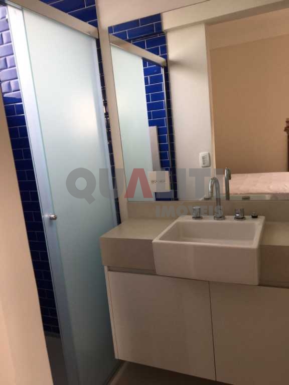 Apartamento com 106 m², 2 quartos e 2 suítes, closet, 1 vaga, mobiliado, para locação na Vila Mariana.