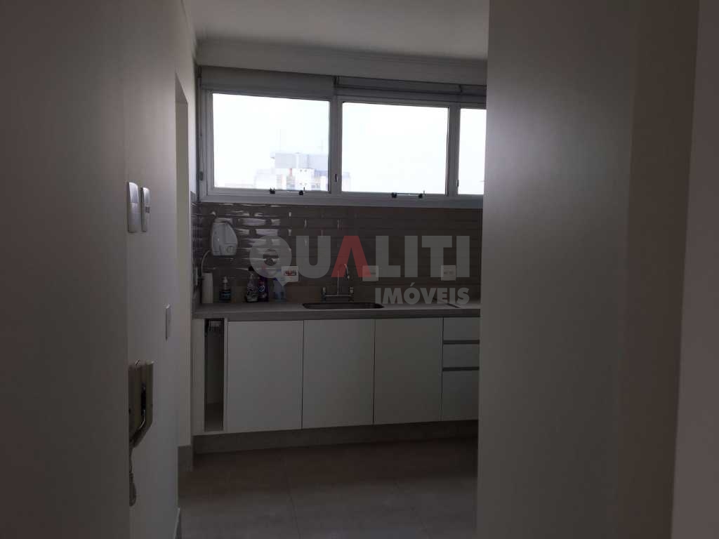 Apartamento com 106 m², 2 quartos e 2 suítes, closet, 1 vaga, mobiliado, para locação na Vila Mariana.