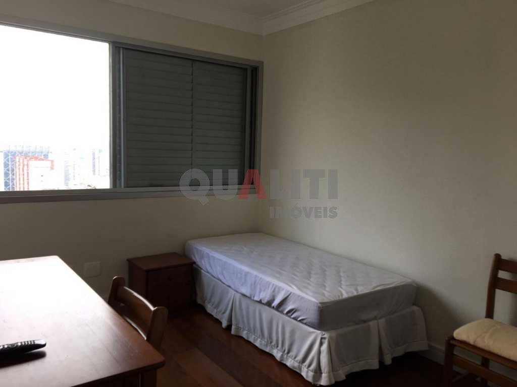 Apartamento com 106 m², 2 quartos e 2 suítes, closet, 1 vaga, mobiliado, para locação na Vila Mariana.