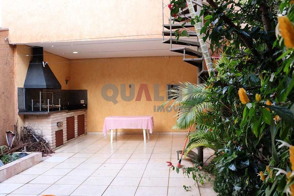 Casa Sobrado para venda na Chácara Santo Antônio.