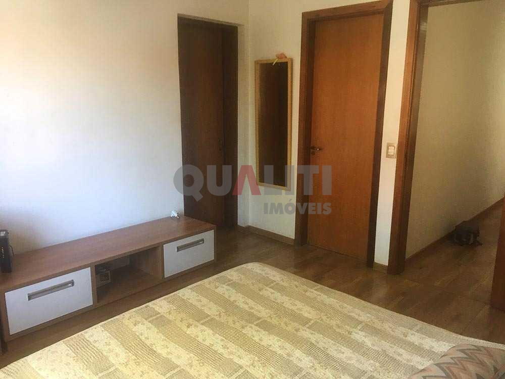 Casa Sobrado para venda na Chácara Santo Antônio.