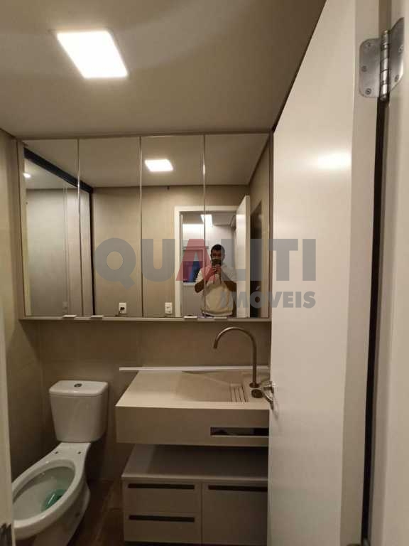 Apartamento para Venda na Chácara Santo Antônio com 2 dormitórios e 1 suíte.