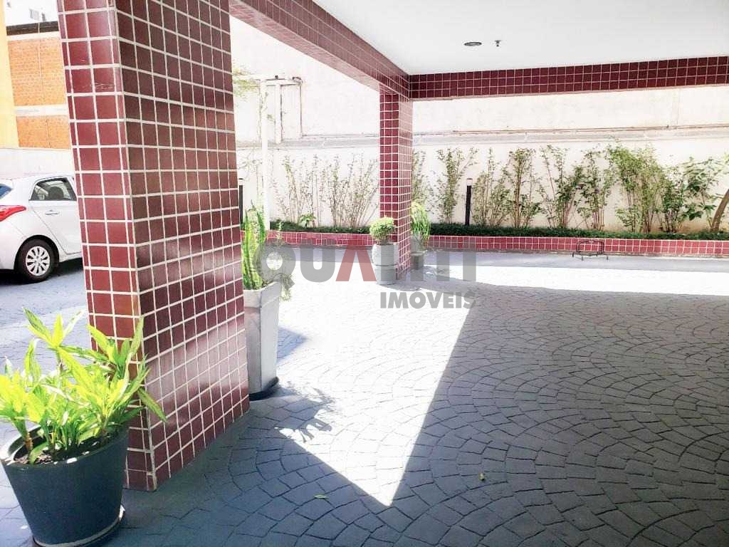 Sala comercial à venda / locação em Moema.