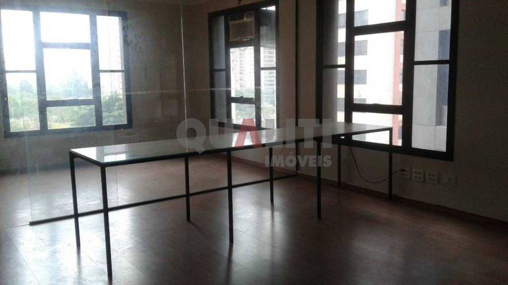 Sala comercial a venda e locação na Vila Olímpia