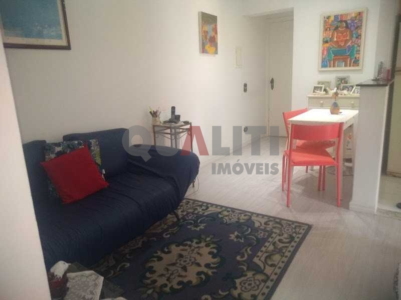 Apartamento para venda na Chácara Santo Antônio, próximo Metrô, moradia ou investimento, reformado, 2 dormitórios, 1 vaga, cond baixo, oportunidade!