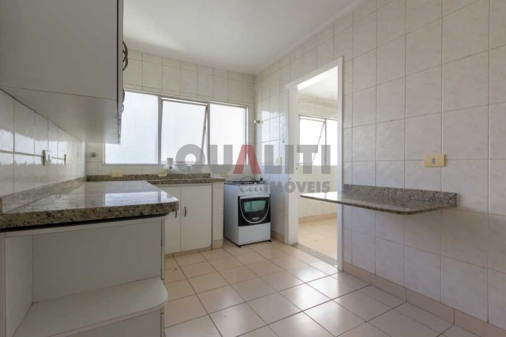 Apartamento a venda no Itaim Bibi totalmente reformado