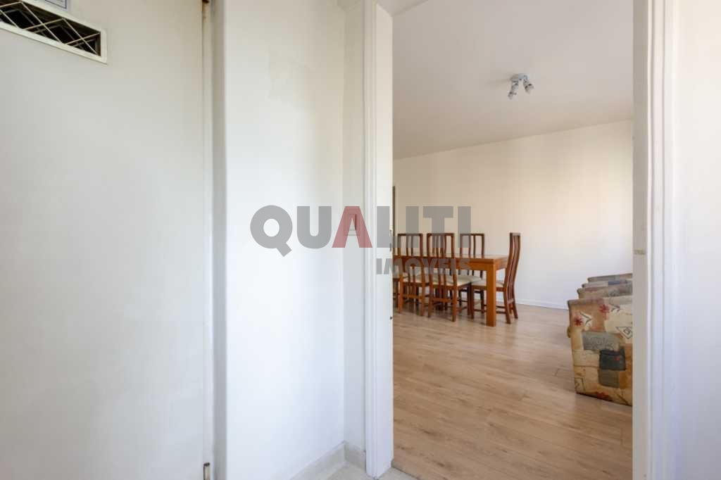 Apartamento a venda no Itaim Bibi totalmente reformado