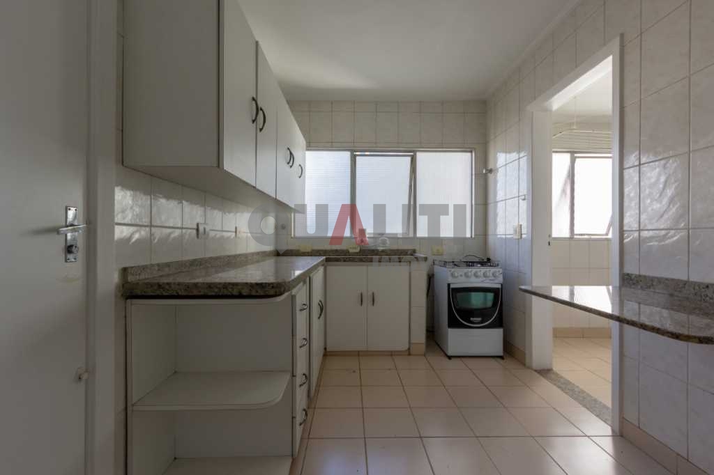 Apartamento a venda no Itaim Bibi totalmente reformado