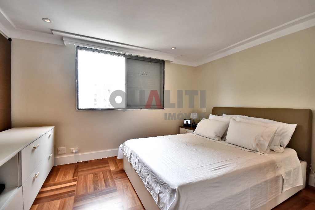 Cobertura duplex Moema para Venda com 3 domitórios, 1 suíte, 2 vagas com piscina na cobertura
